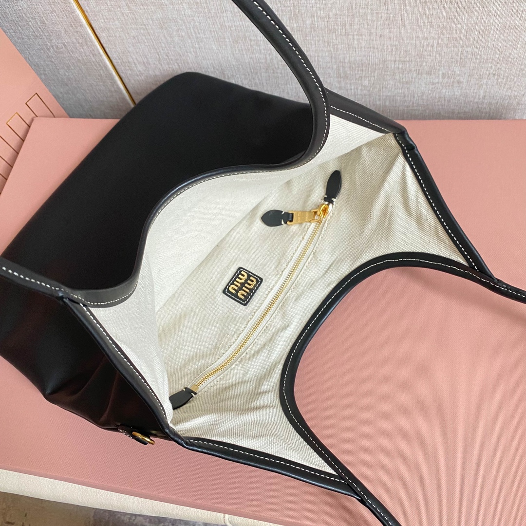 Miu Miu ハンドバッグ | ロゴ刺繍 ブラック - 画像 9