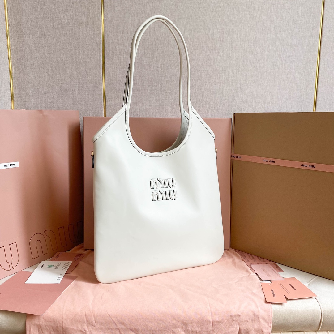 Miu Miu レディーストートバッグ | ブランドロゴ ホワイト - 画像 2