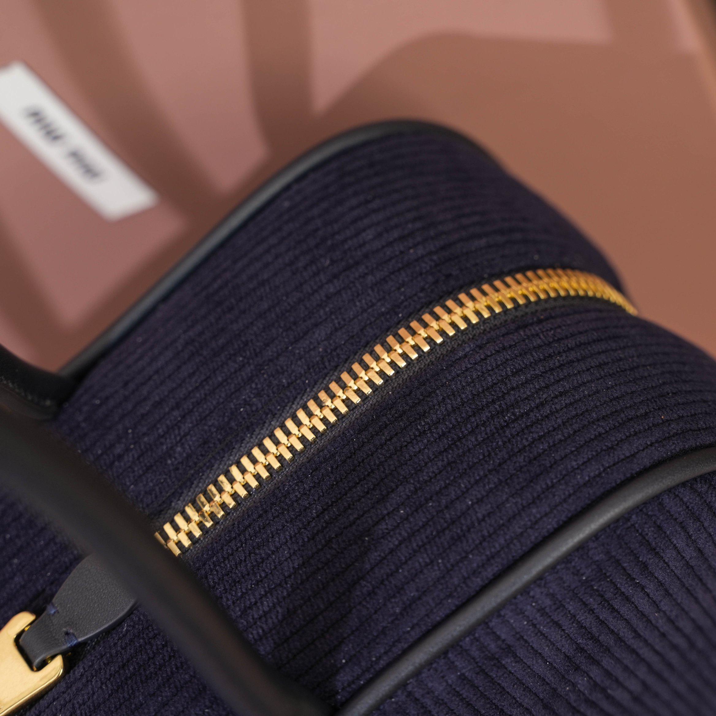 Miu Miu ミュウミュウ ボストンバッグ 軽量 コンパクト ブルー - 画像 5