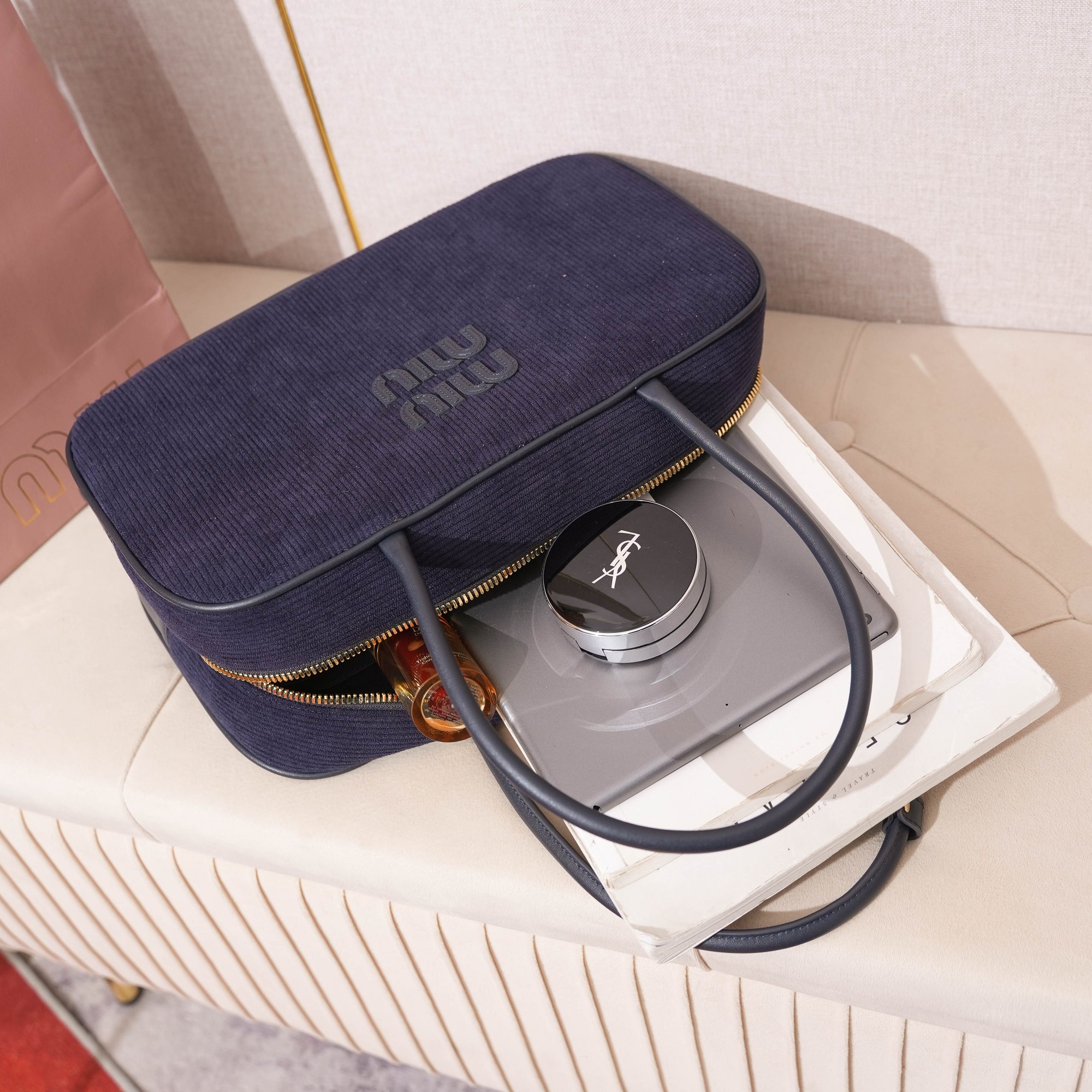 Miu Miu ミュウミュウ ボストンバッグ 軽量 コンパクト ブルー - 画像 7