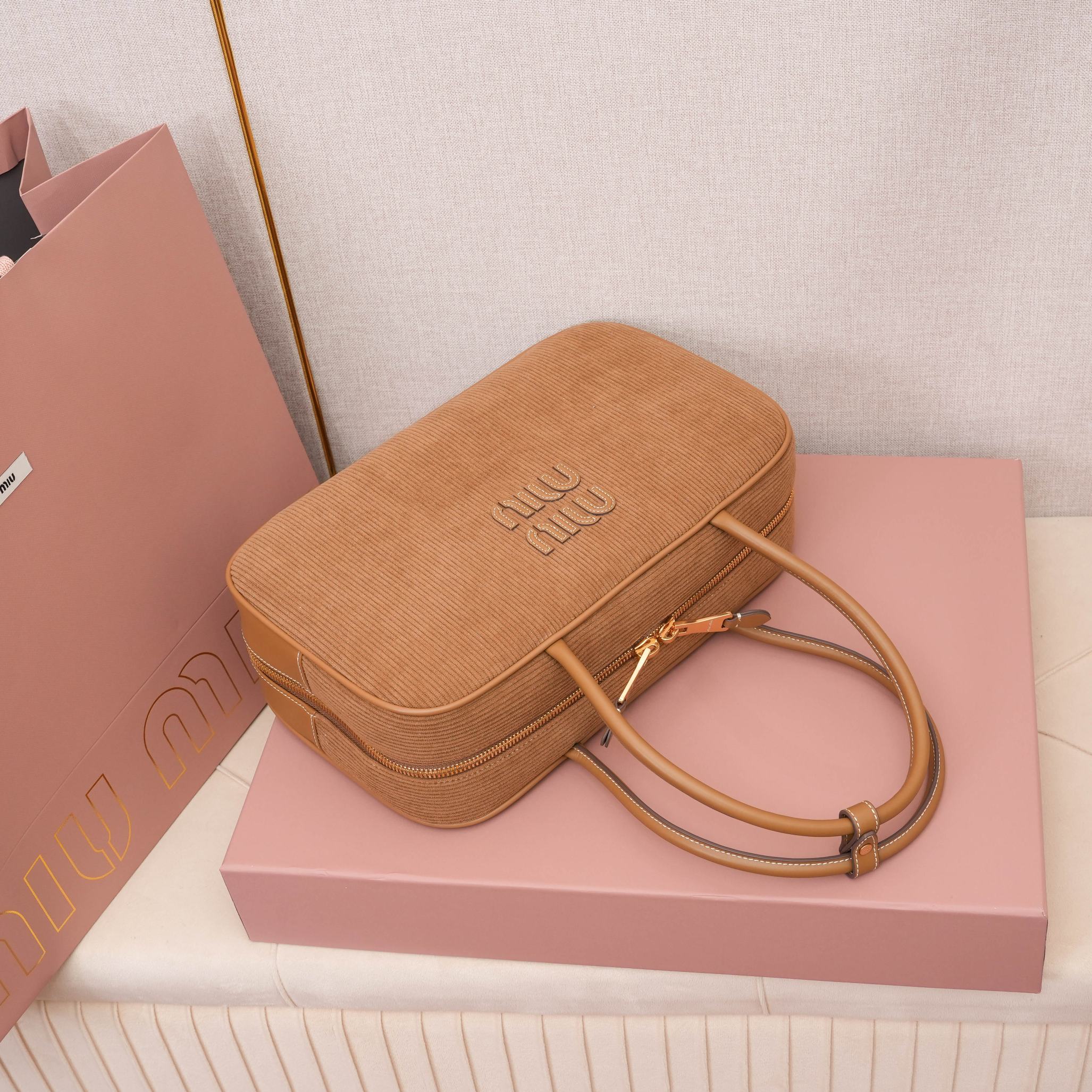 Miu Miu ミュウミュ キャンバスバッグ | コンパクト|ブラウン - 画像 4