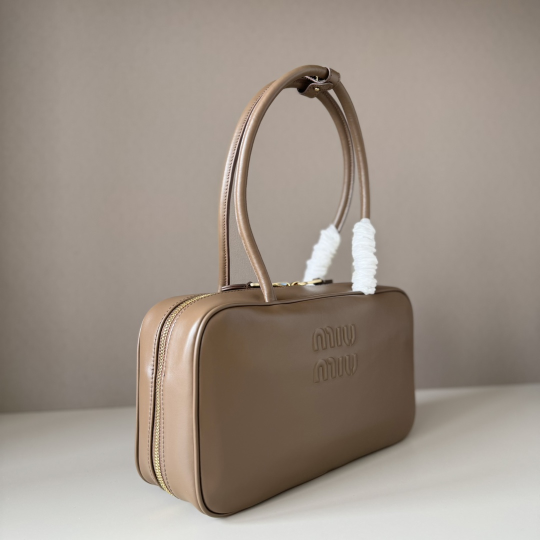 Miu Miu ミュウミュウ レディース バッグ | レザー ゴールドファスナー ブラウン - 画像 2