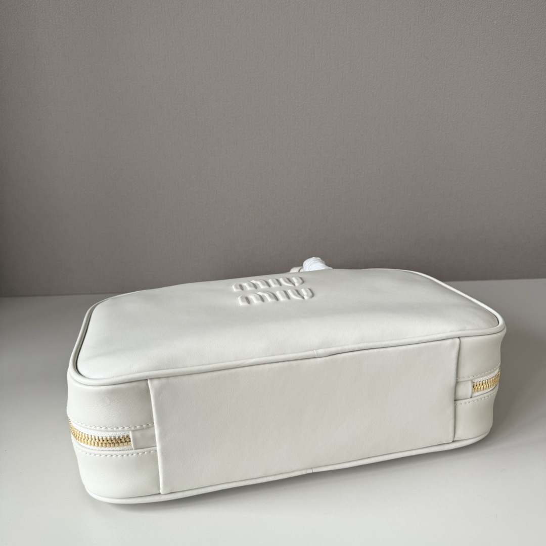 Miu Miu ミュウミュウ レディース ハンドバッグ | ホワイト レザー - 画像 4