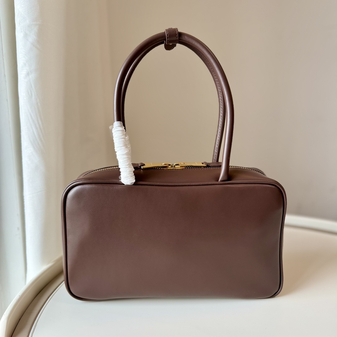 Miu Miu レザー ボストンバッグ | トートバッグ | エンボス加工 | ブラウン - 画像 2