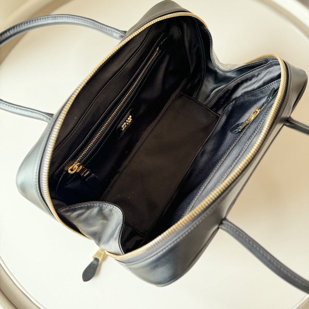 Miu Miu バッグ 本革 ゴールドジップ 黒 - 画像 8