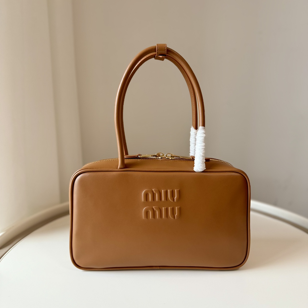 Miu Miu ミュウミュウ ハンドバッグ マットレザー コンパクト ブラウン