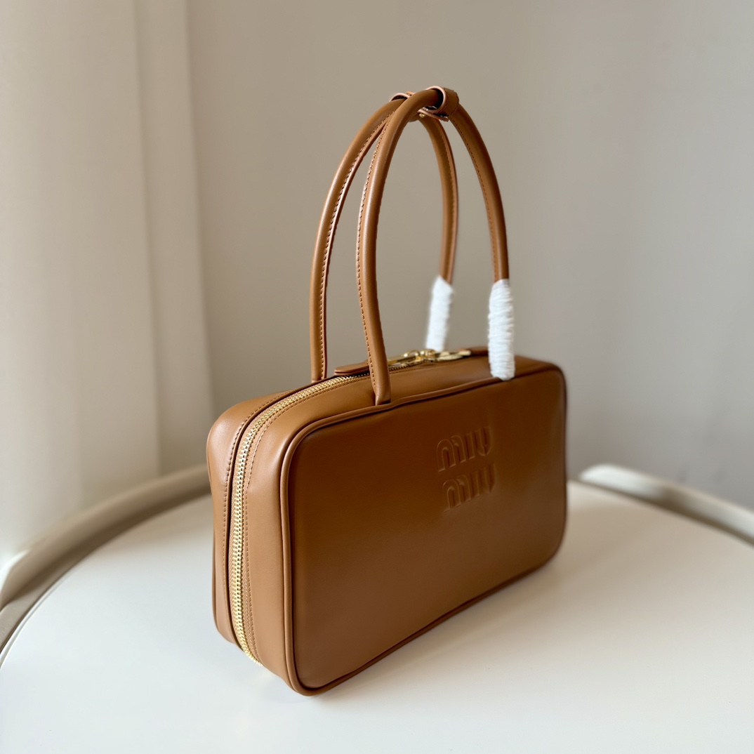 Miu Miu ミュウミュウ ハンドバッグ マットレザー コンパクト ブラウン - 画像 2