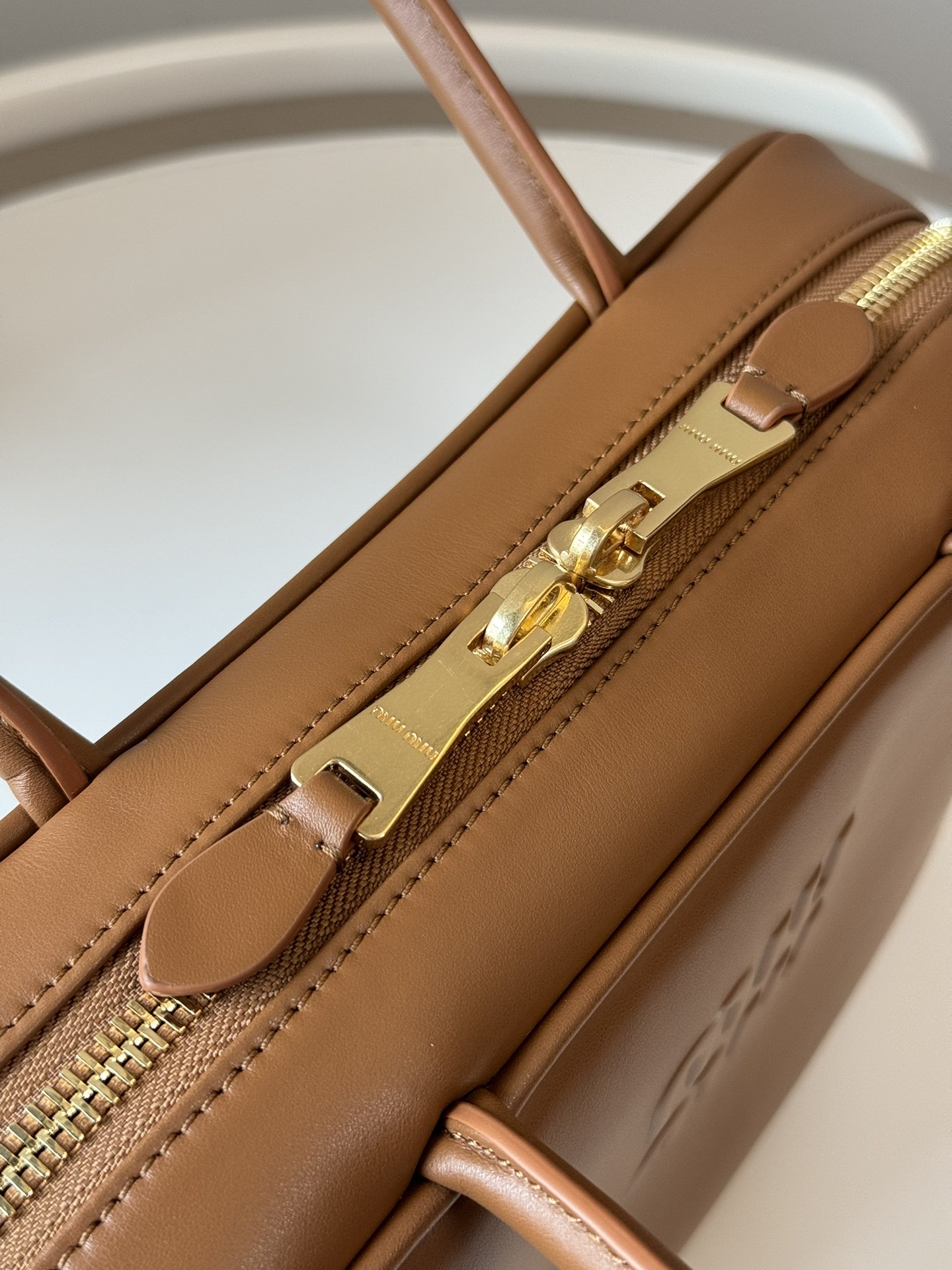 Miu Miu ミュウミュウ ハンドバッグ マットレザー コンパクト ブラウン - 画像 7