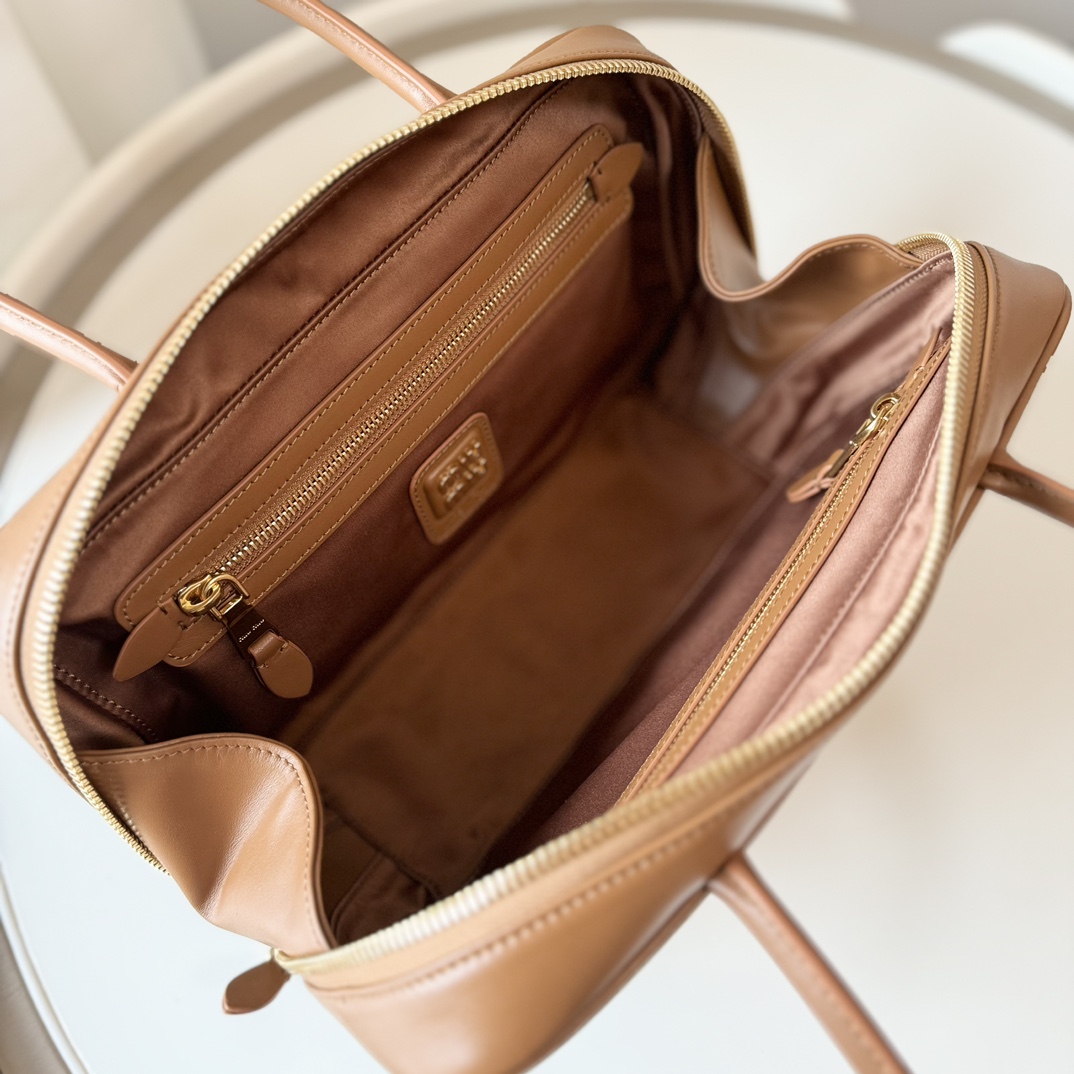 Miu Miu ミュウミュウ ハンドバッグ マットレザー コンパクト ブラウン - 画像 8