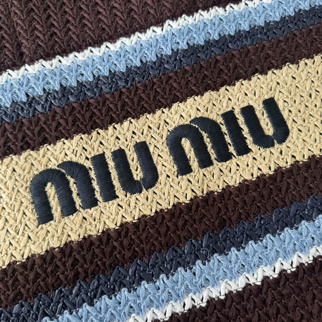 Miu Miu ミュウミュ トートバッグ | ラウンドトート | 軽量 | ブラウン/ベージュ/ブルー - 画像 5