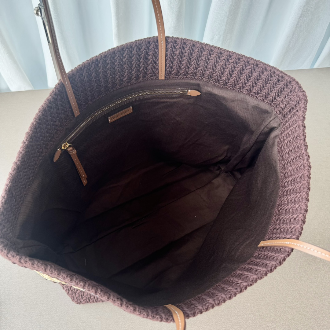 Miu Miu ミュウミュ トートバッグ | ラウンドトート | 軽量 | ブラウン/ベージュ/ブルー - 画像 7