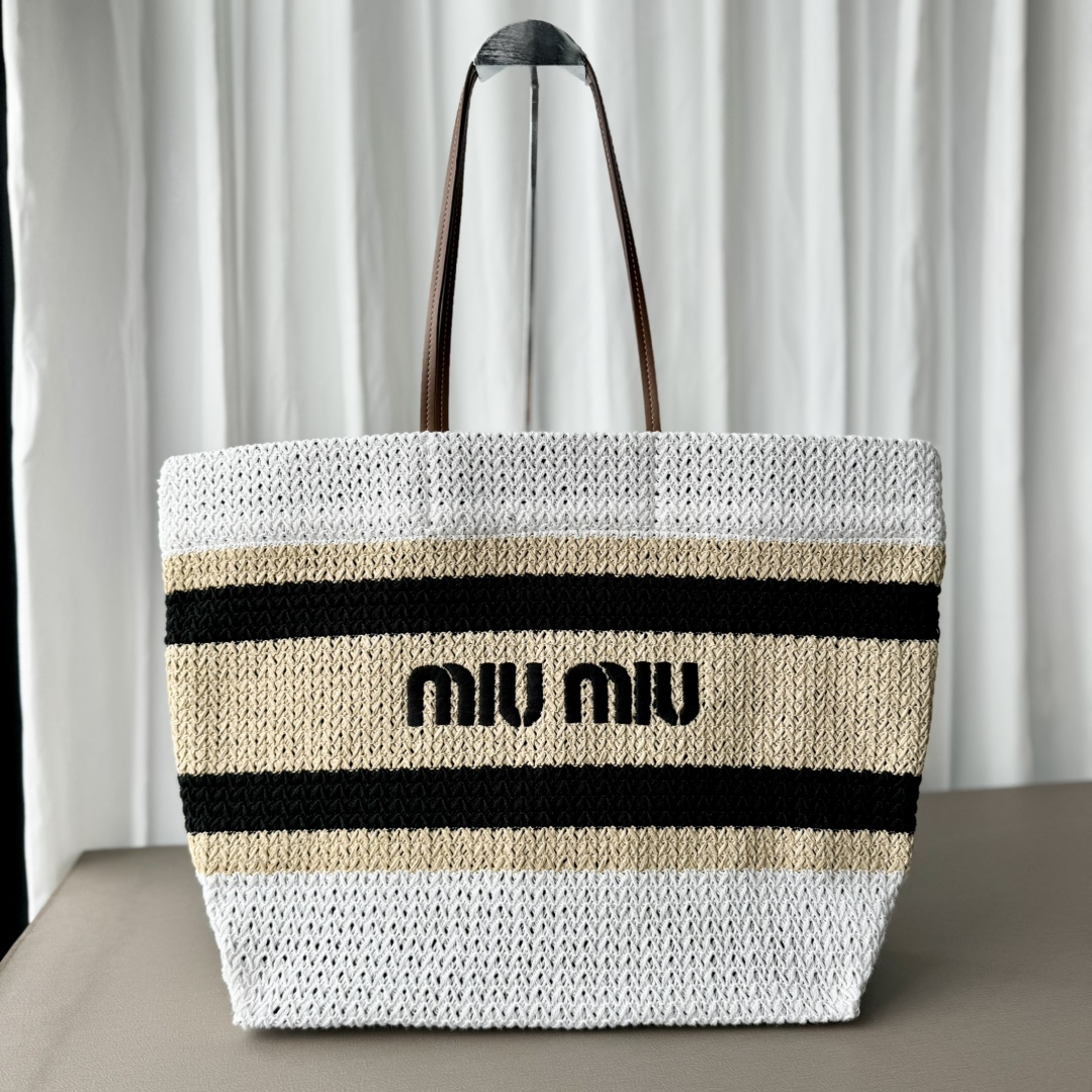 MIU MIU ミュウミュ サマーバッグ 軽量 薄型 ベージュ/ブラック/ホワイト