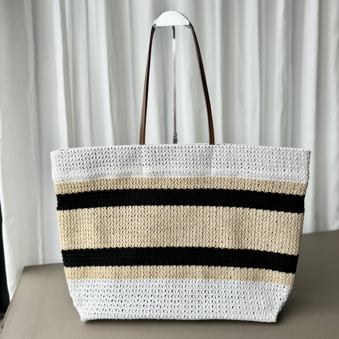 MIU MIU ミュウミュ サマーバッグ 軽量 薄型 ベージュ/ブラック/ホワイト - 画像 2