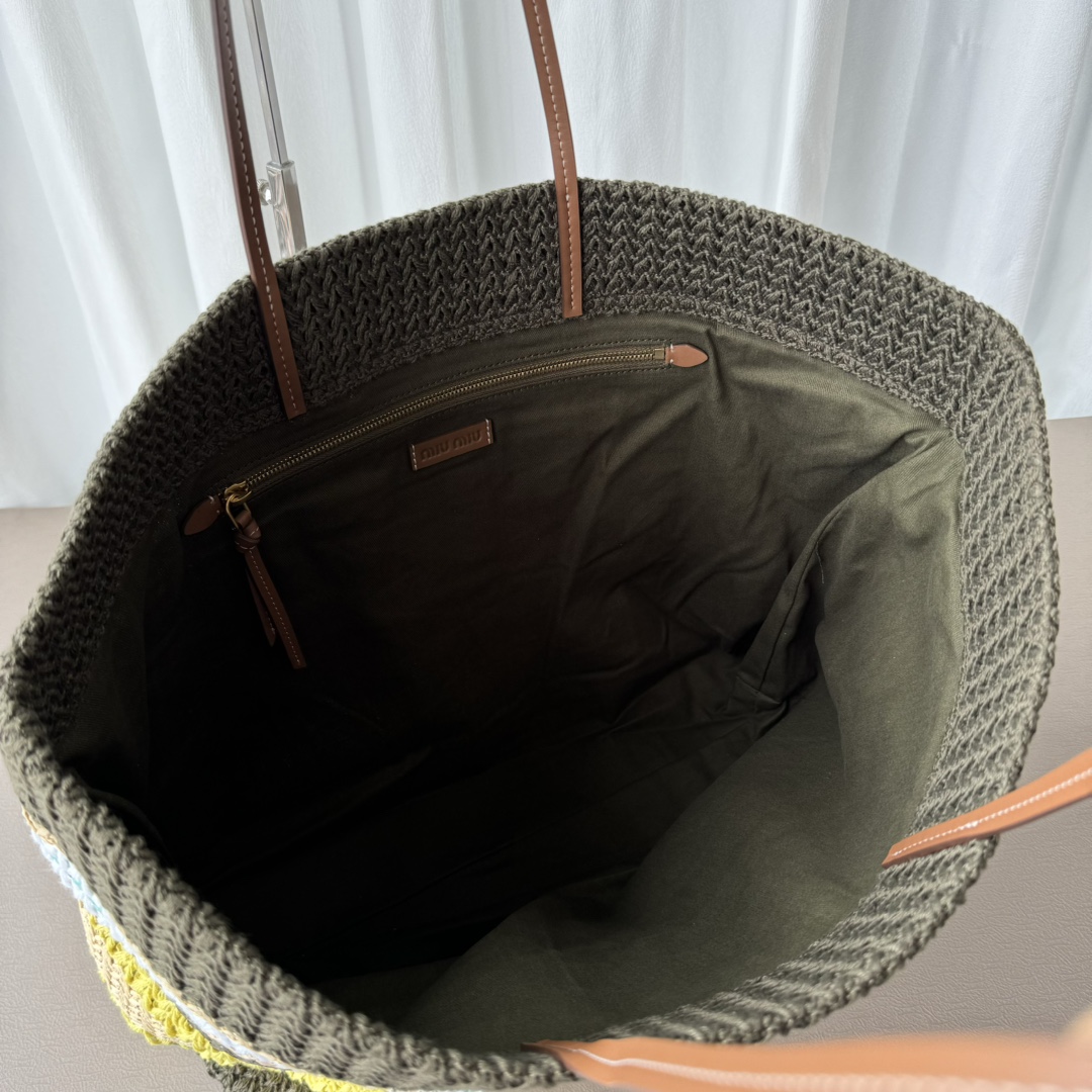 MIU MIU ミュウミュ トートバッグ | ラウンドトート | ハンドル | カラー:ブラック/イエロー/ホワイト/ブルー/グリーン/ブラウン - 画像 7