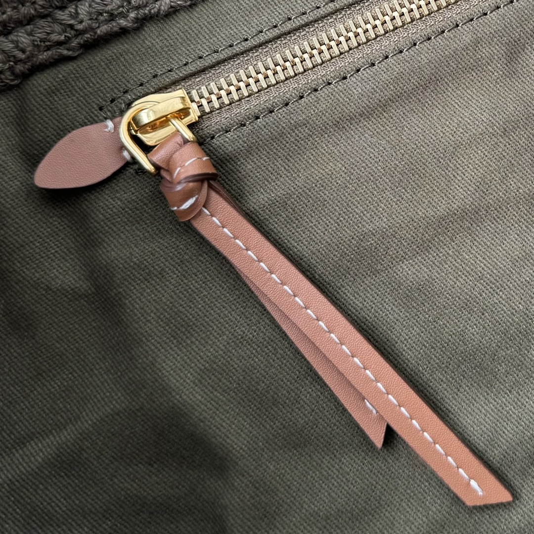 MIU MIU ミュウミュ トートバッグ | ラウンドトート | ハンドル | カラー:ブラック/イエロー/ホワイト/ブルー/グリーン/ブラウン - 画像 9