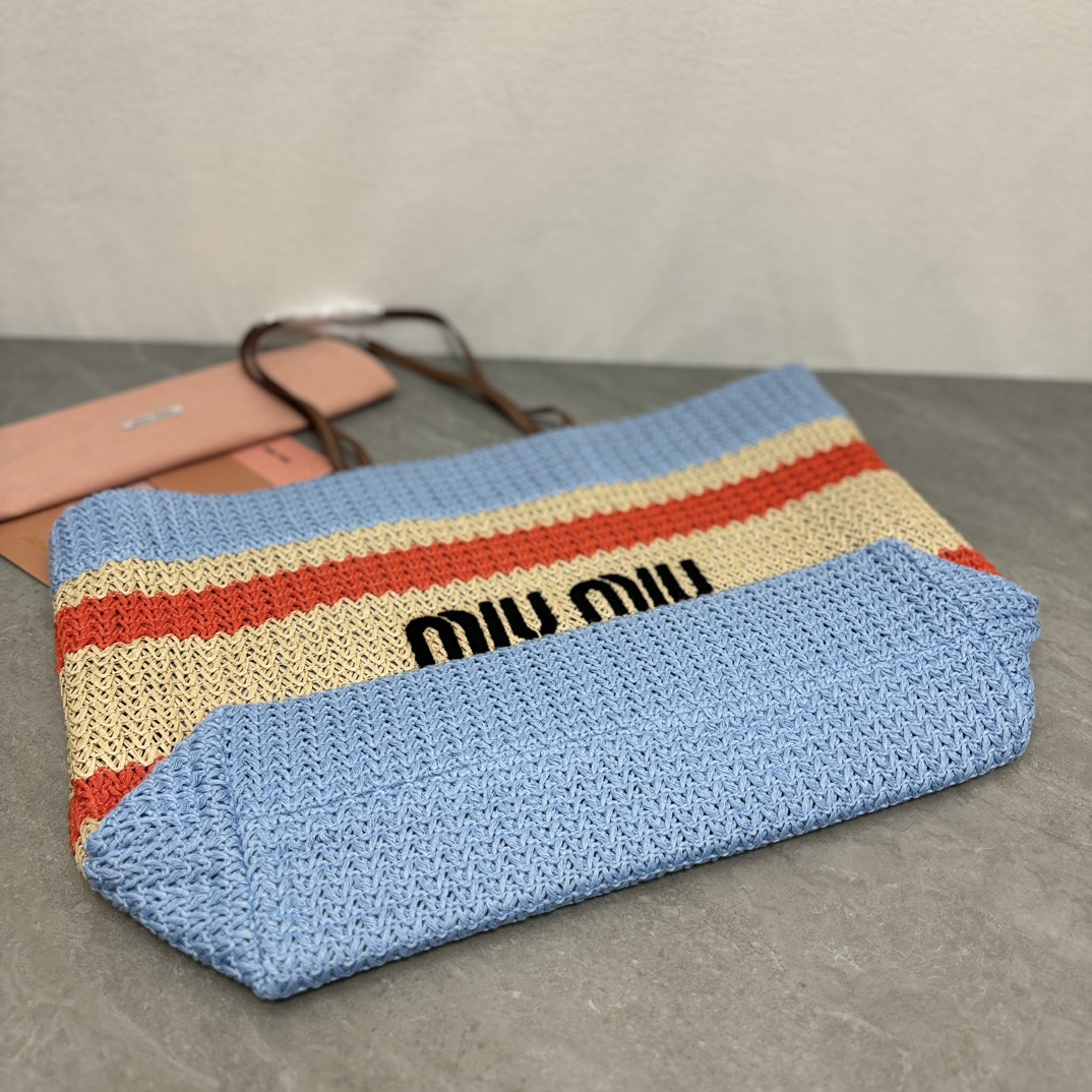 Miu Miu ミュウミュ ワイドトートバッグ | ストライプ ランニングライン カラー:ブルー|素材:ポリエステル・レザー - 画像 4