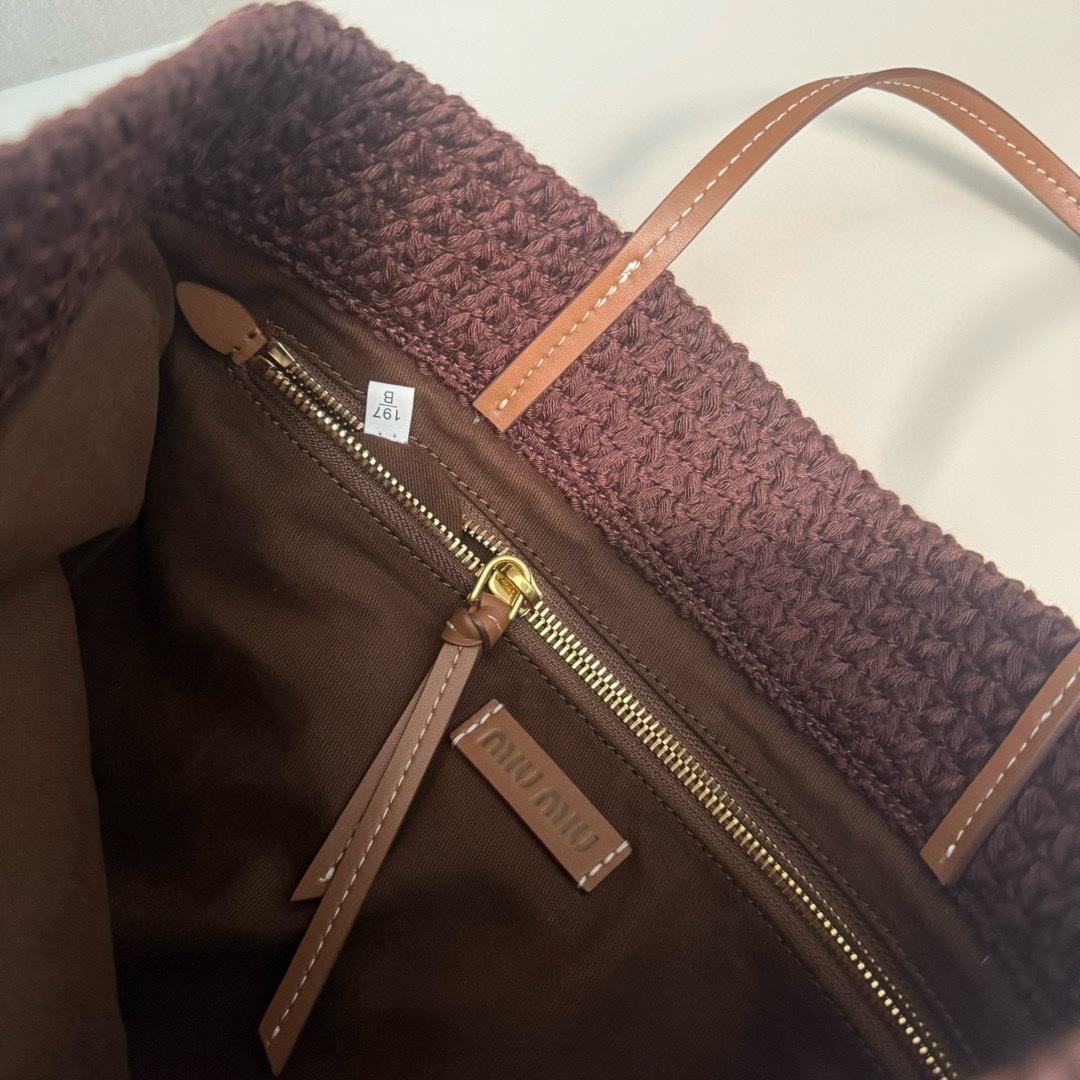 Miu Miu ミュウミュ ロゴトートバッグ ナチュラル ブラウン|ストライプ柄 トートバッグ - 画像 9