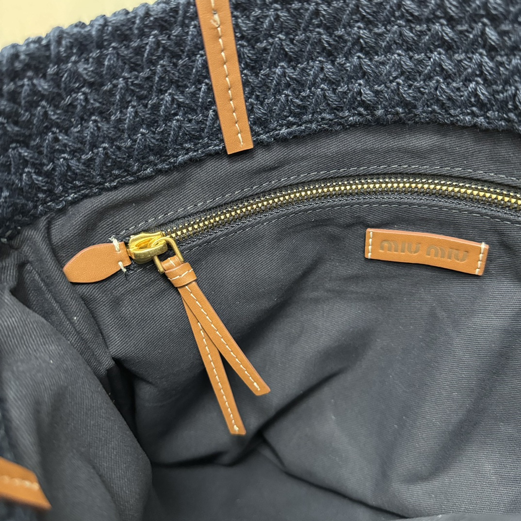 MIU MIU ミュウミュウ ファッショントートバッグ リネン風編み込み ブラック/レッド/ベージュ - 画像 8