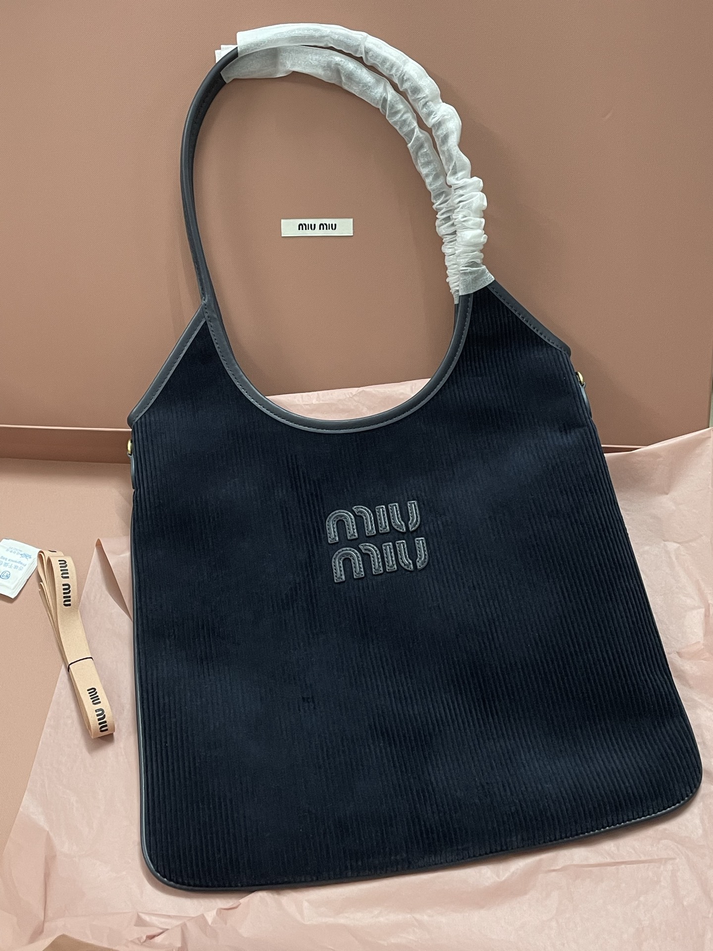 Miu Miu ハンドバッグ | コンパクト | 黒