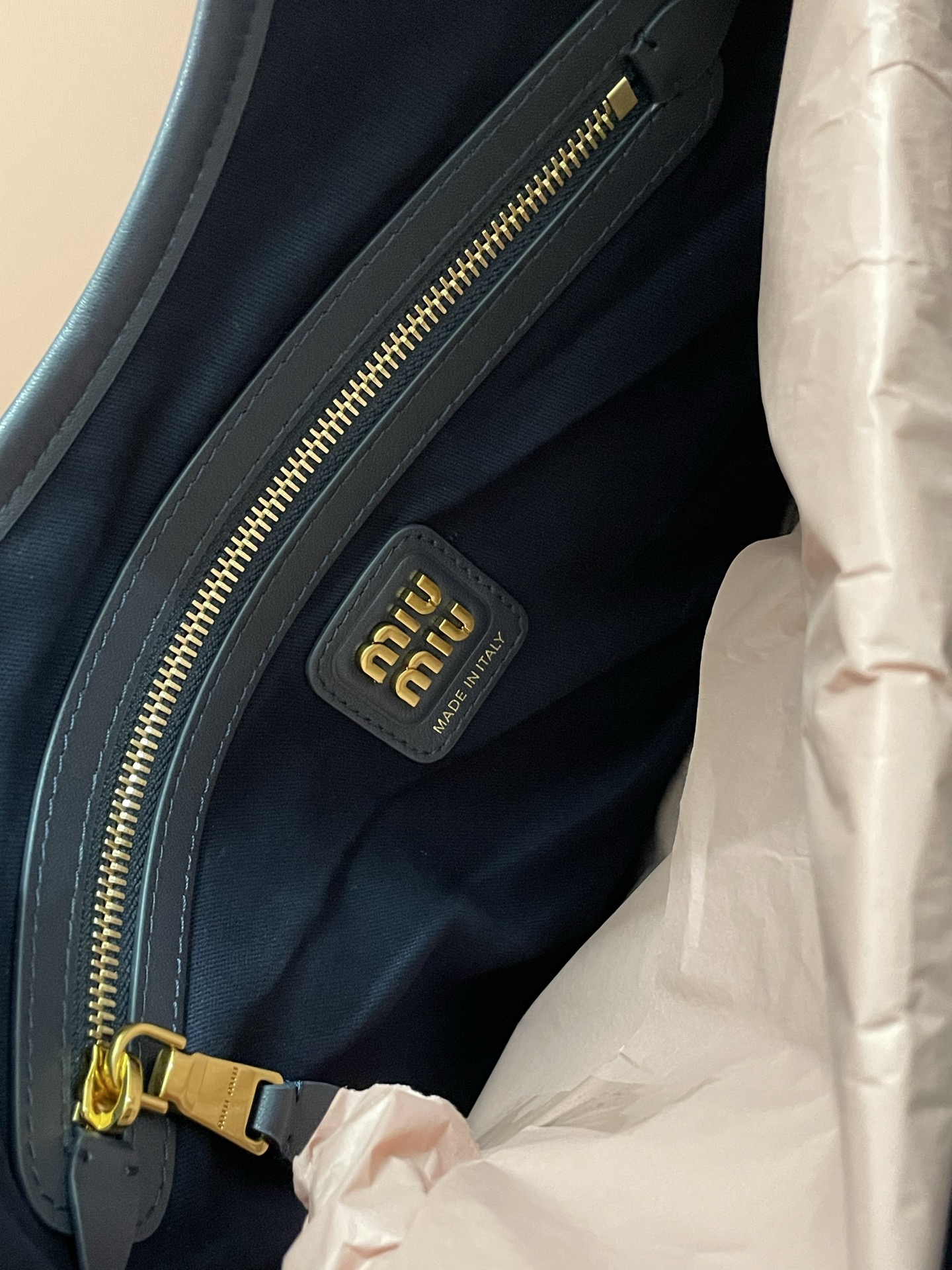 Miu Miu ハンドバッグ | コンパクト | 黒 - 画像 7