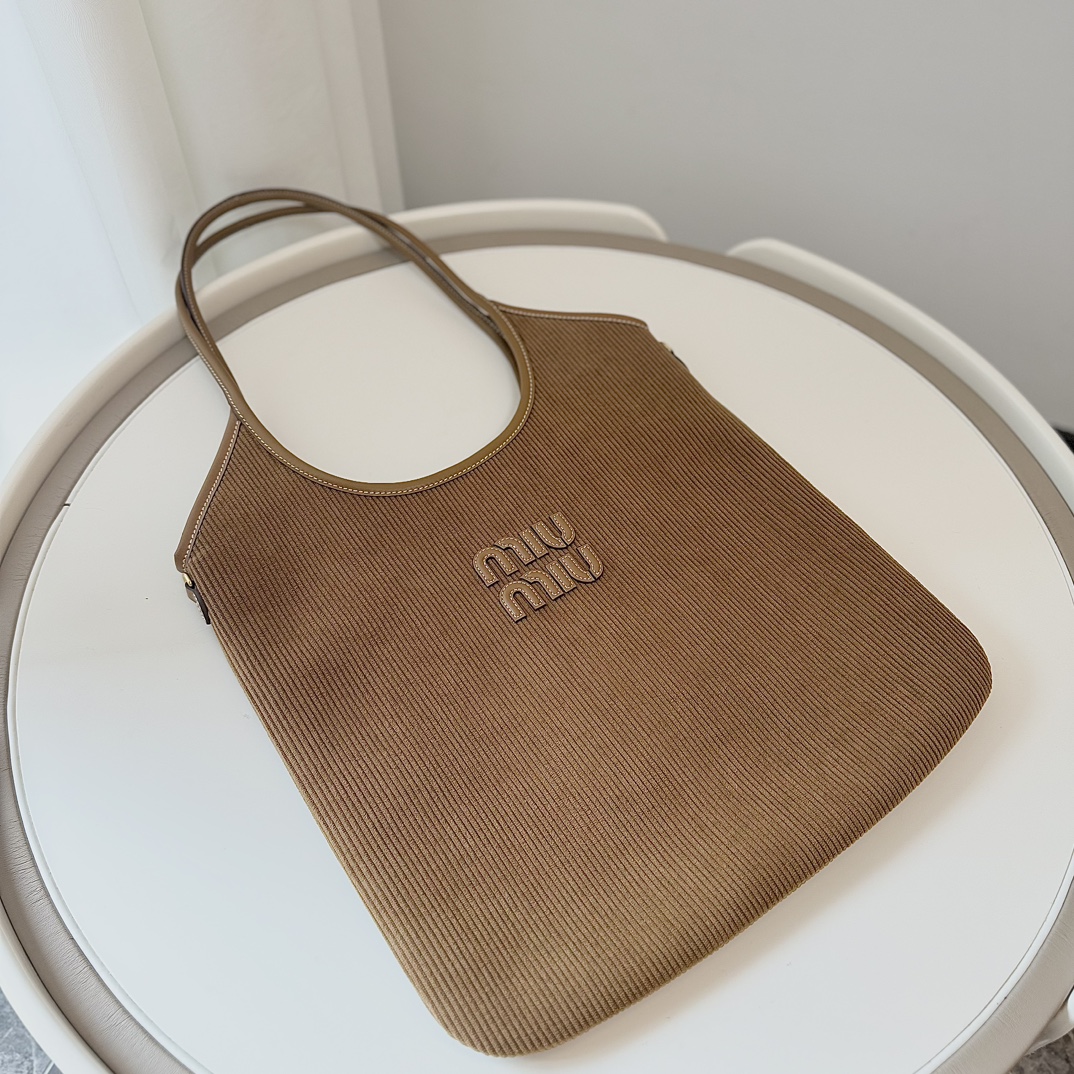 Miu Miu ハンドバッグ | コンパクト|ベージュ - 画像 4