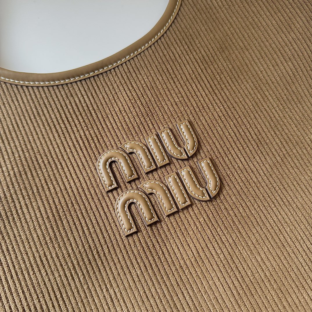 Miu Miu ハンドバッグ | コンパクト|ベージュ - 画像 5