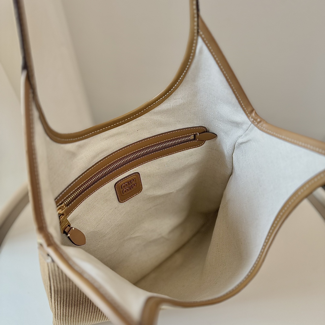 Miu Miu ハンドバッグ | コンパクト|ベージュ - 画像 7