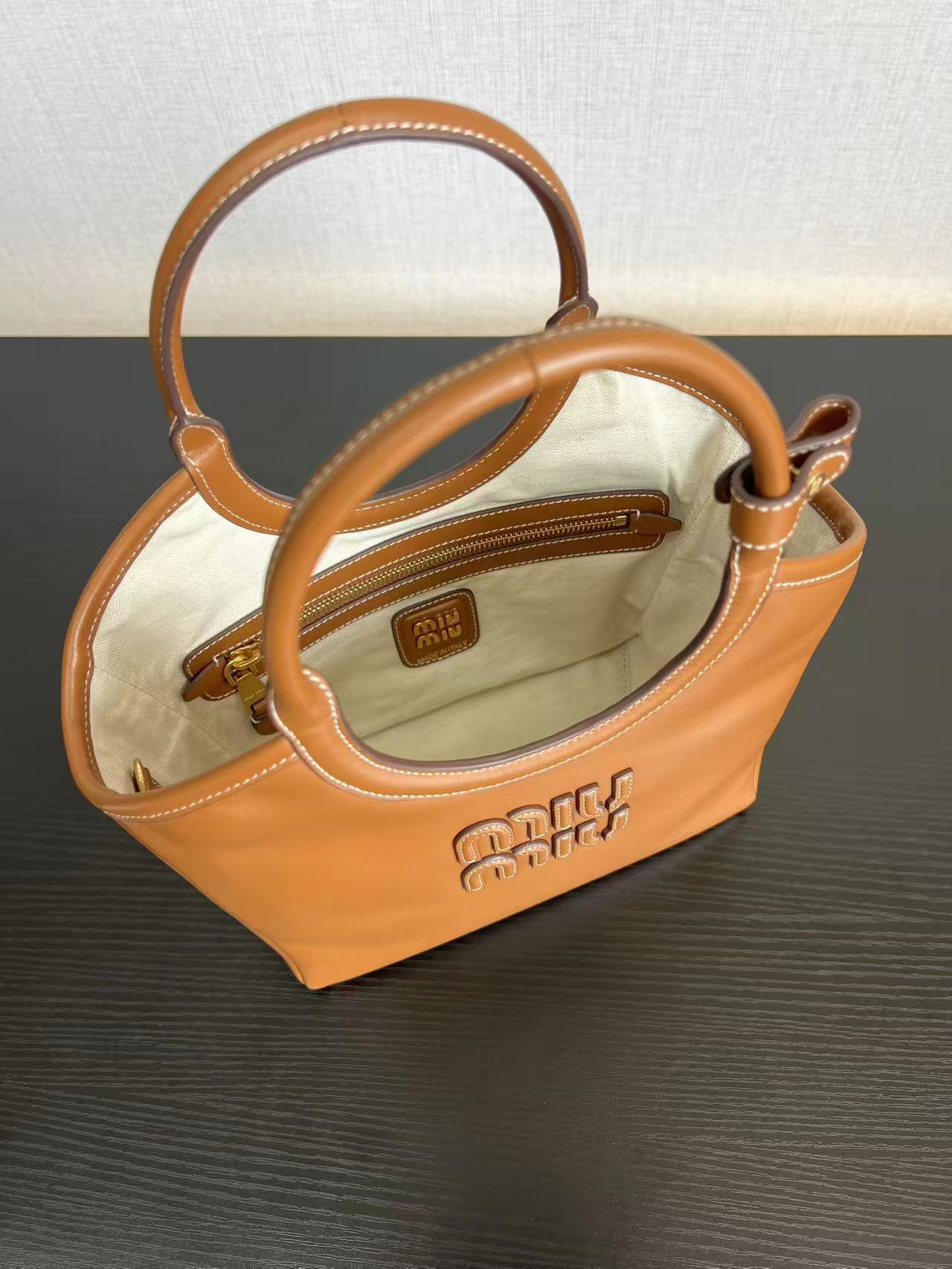 MIU MIU レザー バッグ | ロゴ ロープハンドル | ブラウン - 画像 7