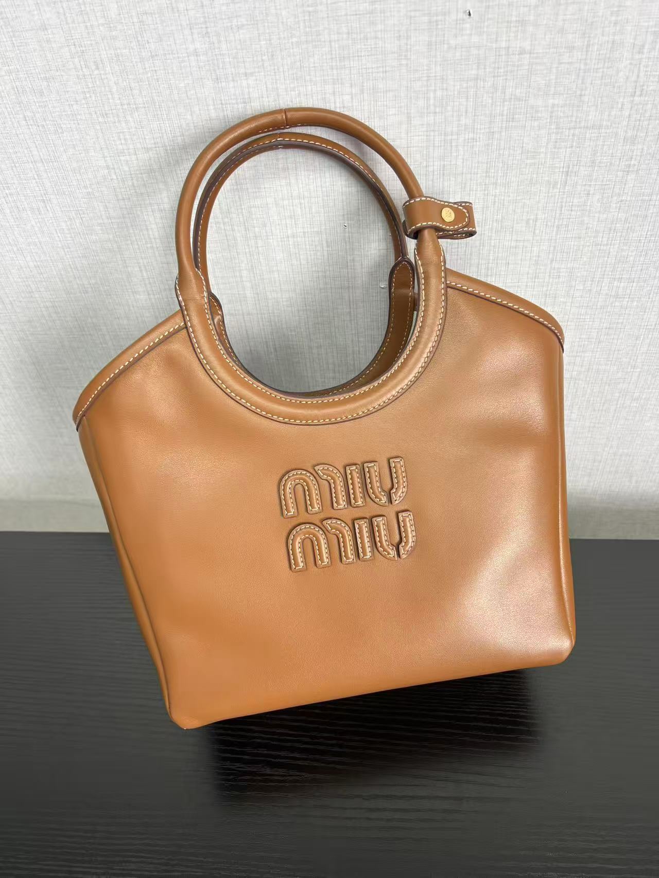 MIU MIU レザー バッグ | ロゴ ロープハンドル | ブラウン - 画像 9