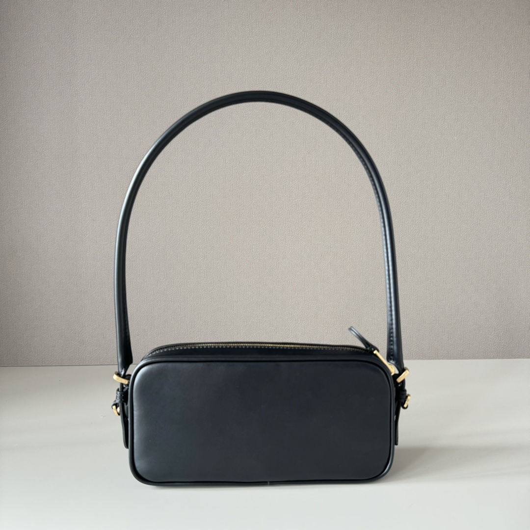 Miu Miu レザー カメラ型バッグ | 軽量|黒 - 画像 3