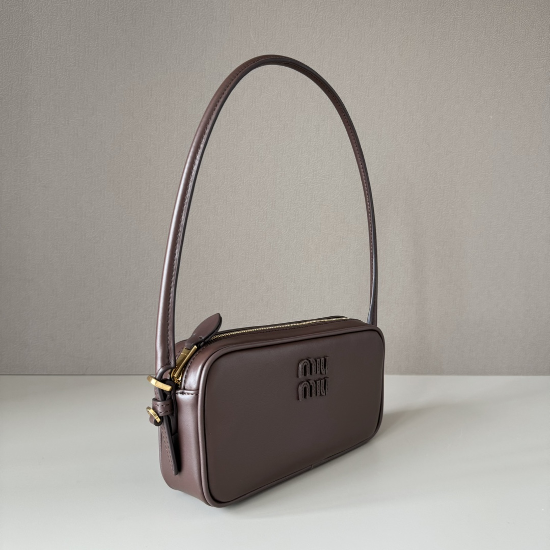 MIU MIU レザー ミニショルダーバッグ | ブラウン - 画像 2
