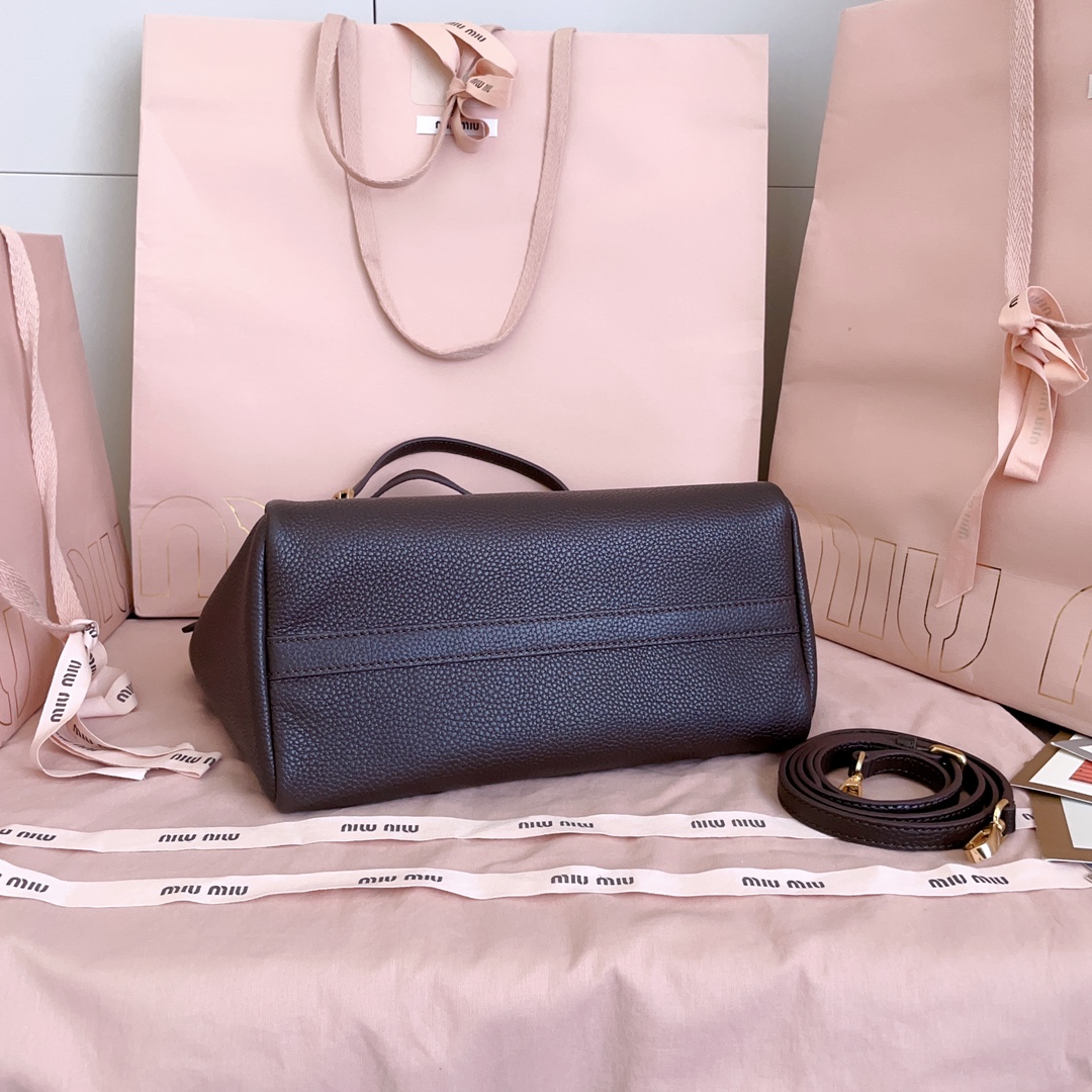 Miu Miu ハンドバッグ | ピンク&ブラウン | 細部までこだわった高級感のあるレザー製トートバッグ - 画像 4