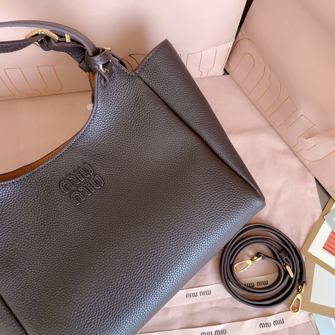 Miu Miu ハンドバッグ | ピンク&ブラウン | 細部までこだわった高級感のあるレザー製トートバッグ - 画像 6