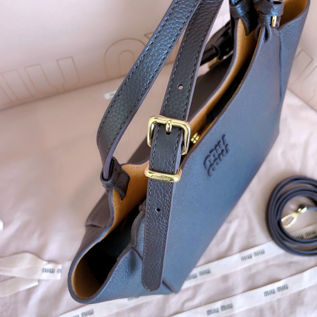 Miu Miu ハンドバッグ | ピンク&ブラウン | 細部までこだわった高級感のあるレザー製トートバッグ - 画像 8