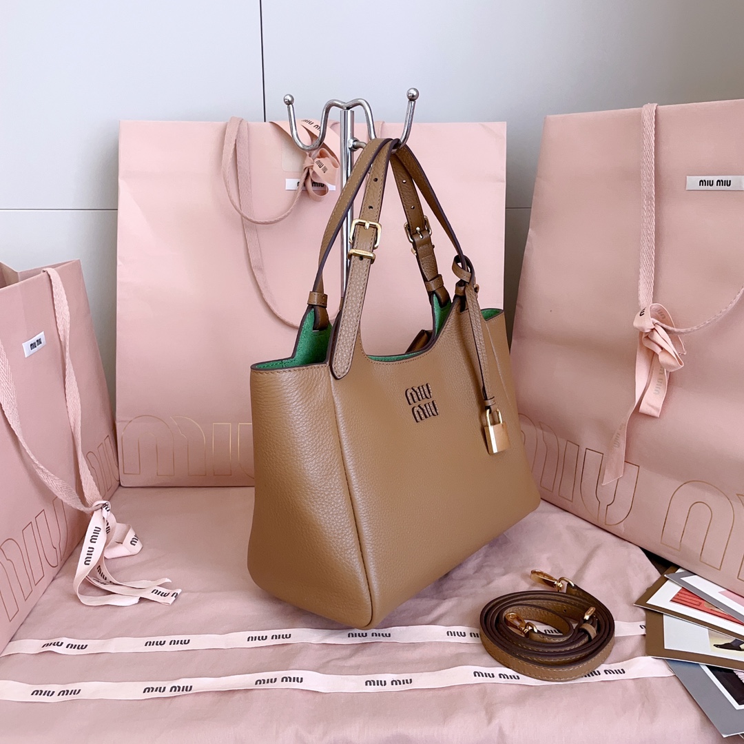 Miu Miu ハンドバッグ | グリーンライニング | ナチュラルベージュ - 画像 2