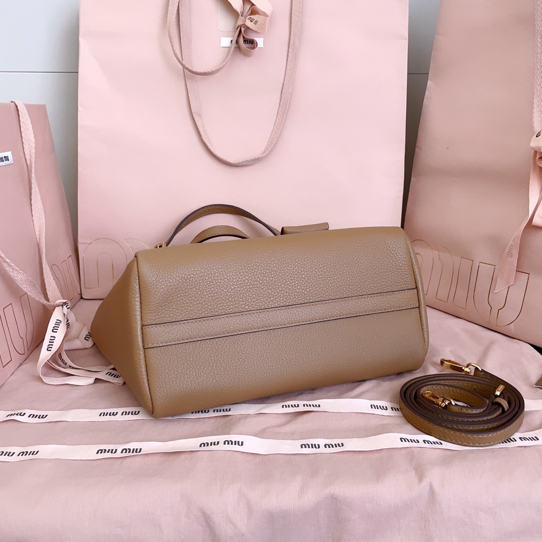 Miu Miu ハンドバッグ | グリーンライニング | ナチュラルベージュ - 画像 4