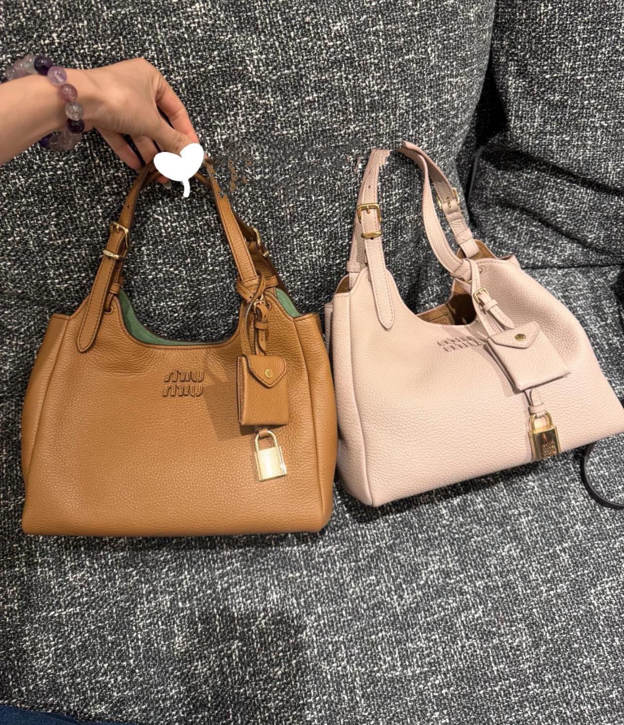 Miu Miu ハンドバッグ ボディバッグ 軽量 ベージュ - 画像 2