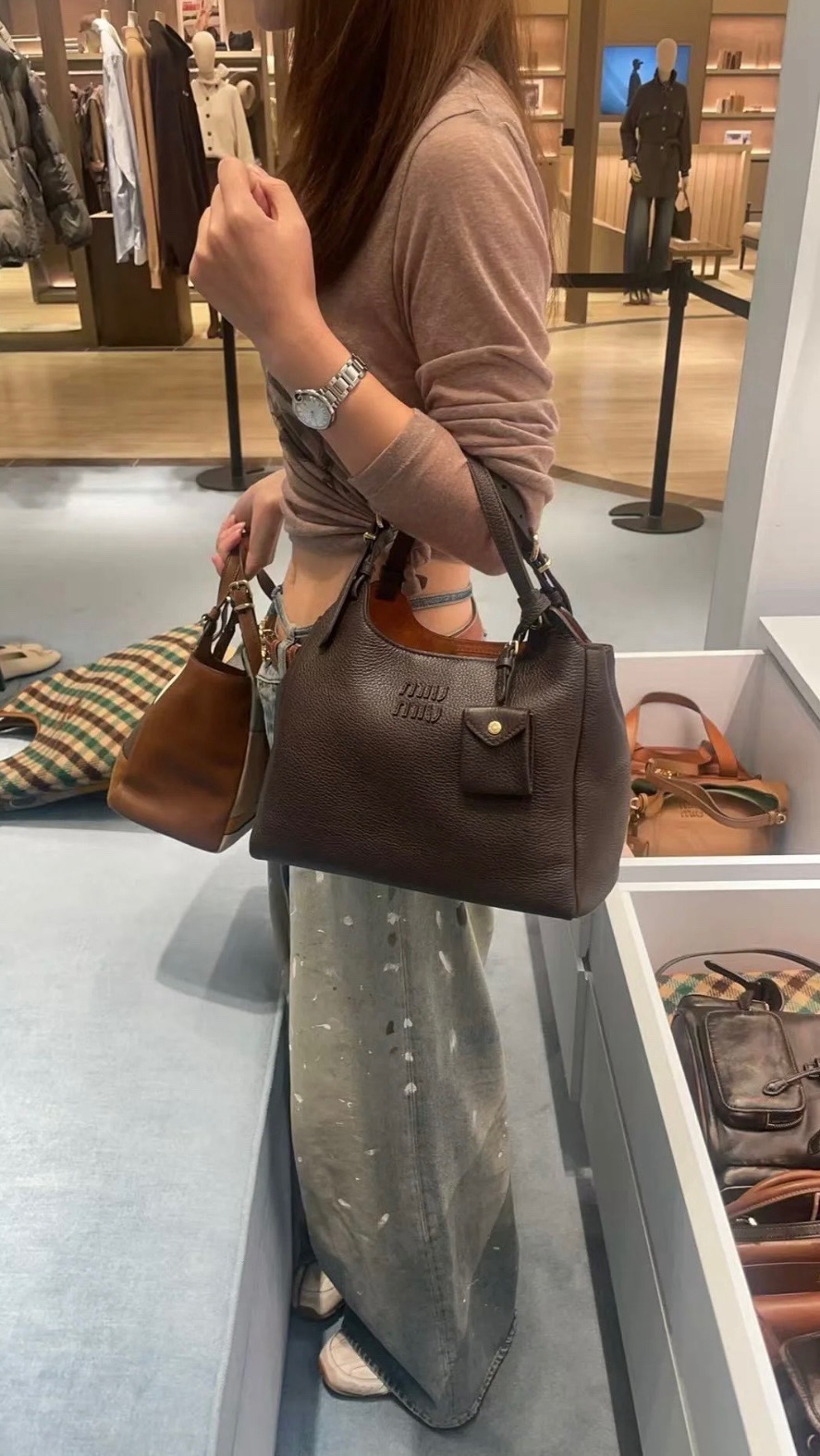 ミュウミュウ ハンドバッグ 軽量 本革 ブラウン - 画像 2