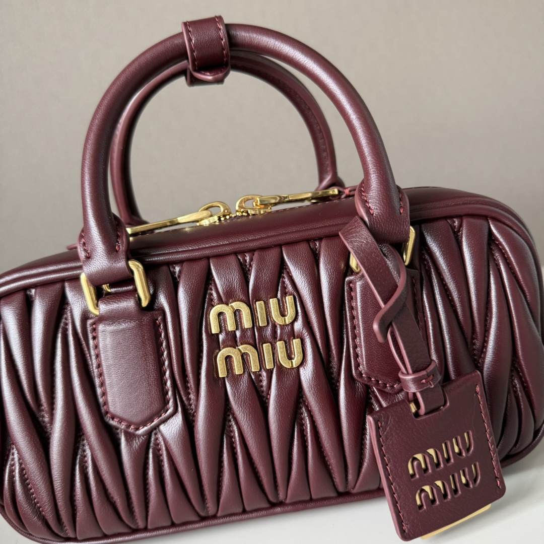 Miu Miu レザー キャディバッグ プレミアム ブラウン - 画像 5