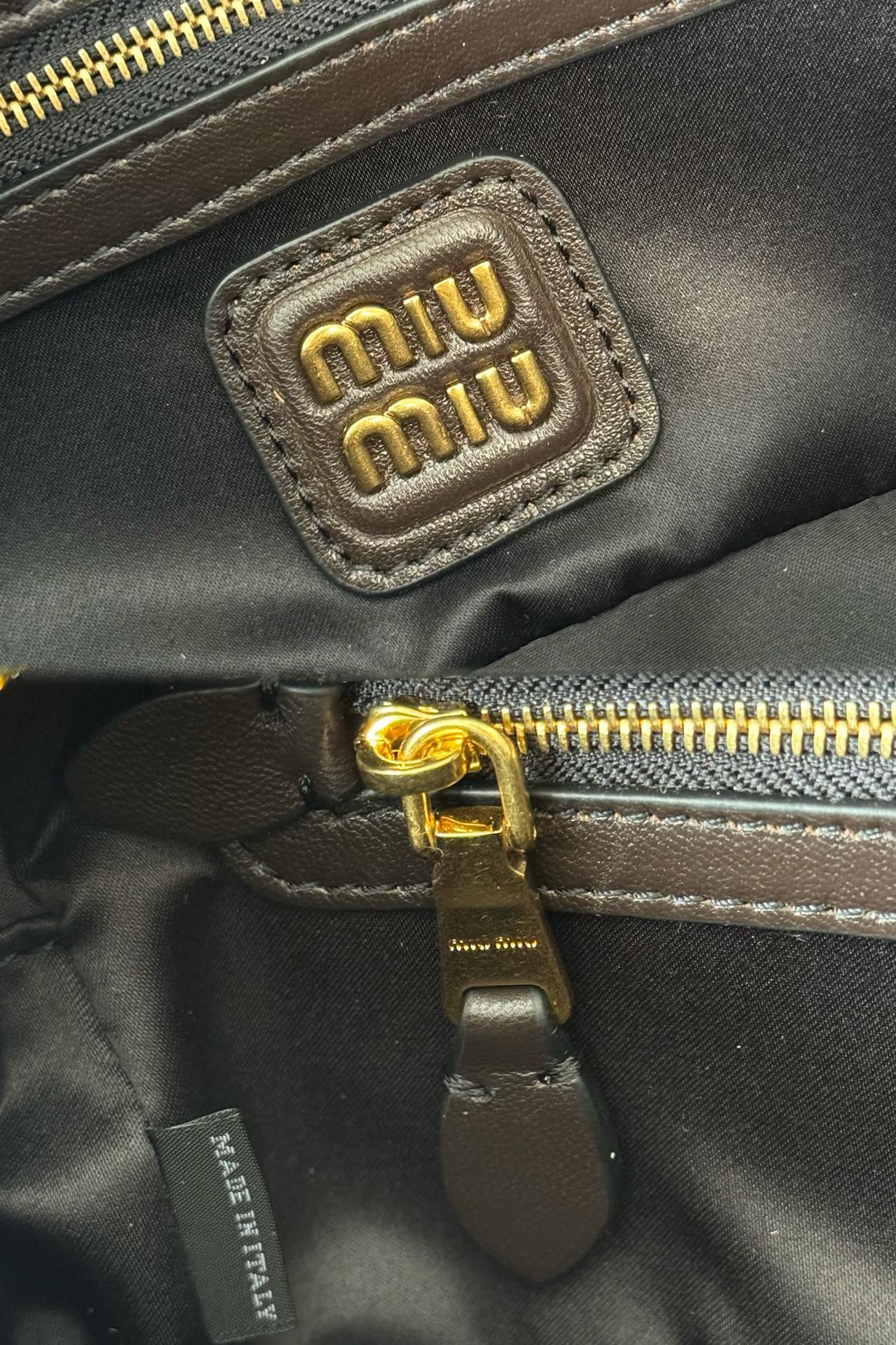 Miu Miu ミュウミュウ ショルダーバッグ レザー 軽量 コンパクト ブラウン - 画像 9