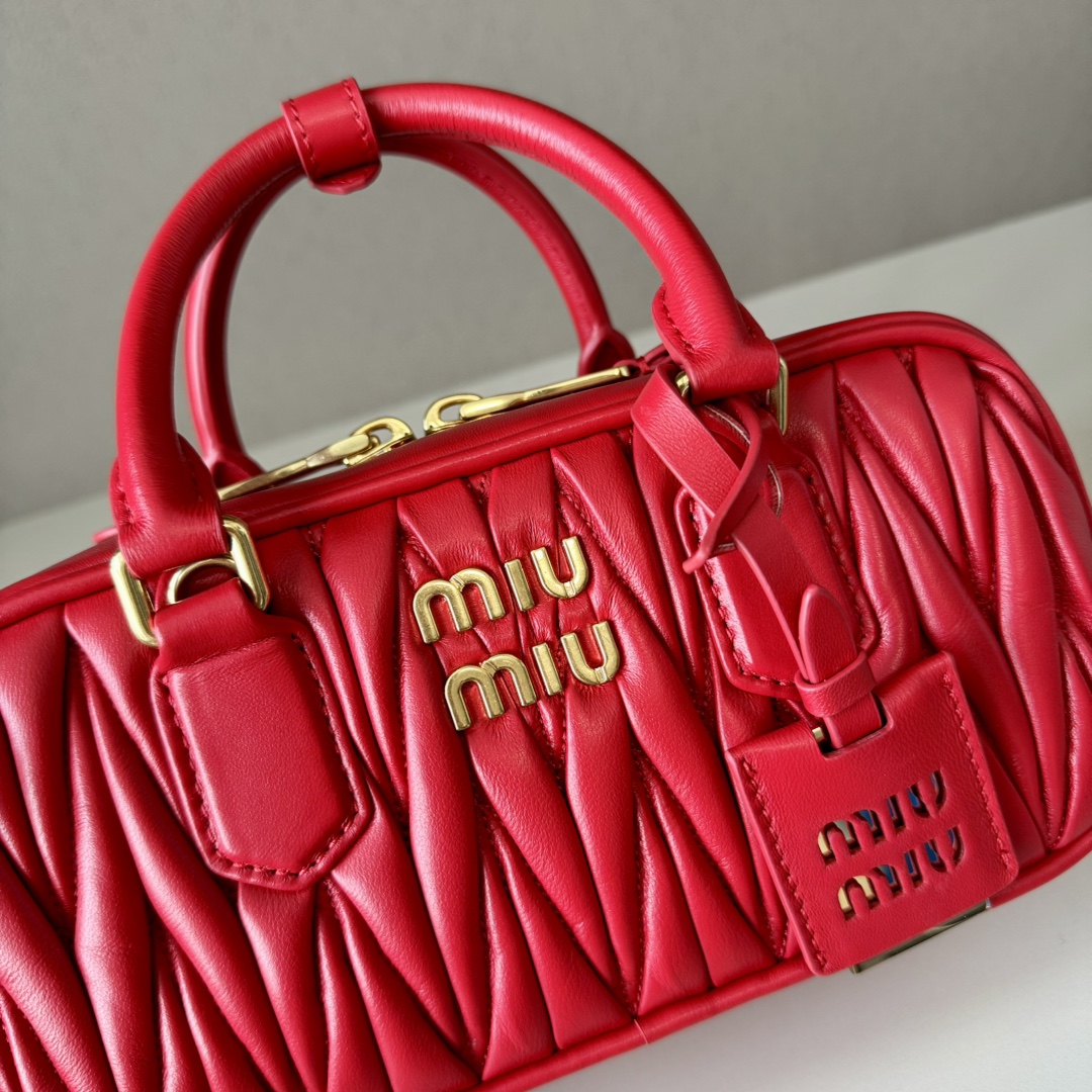 Miu Miu ミュウミュウ ブリーフケース ミニハンドバッグ 軽量 レッド 革製 - 画像 5