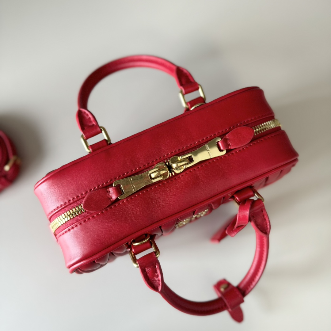 Miu Miu ミュウミュウ ブリーフケース ミニハンドバッグ 軽量 レッド 革製 - 画像 7