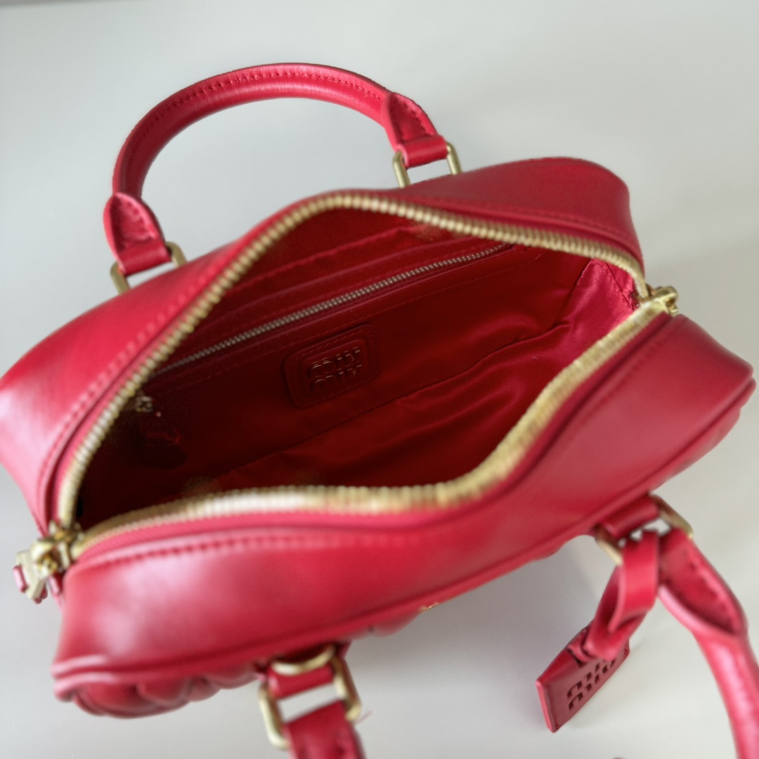 Miu Miu ミュウミュウ ブリーフケース ミニハンドバッグ 軽量 レッド 革製 - 画像 8