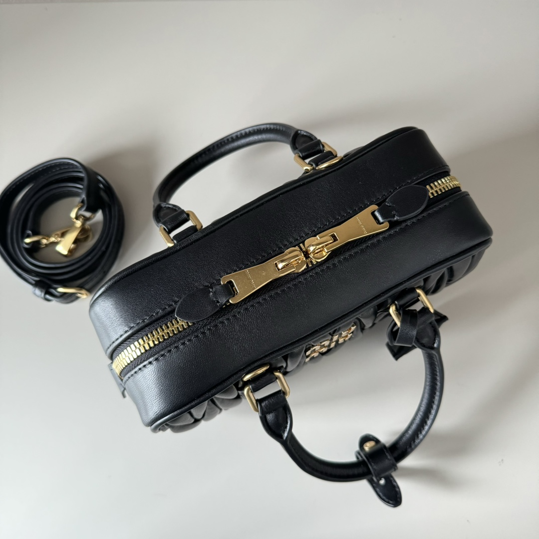 Miu Miu ミニボストンバッグ | コンパクト | ブラックレザー - 画像 7