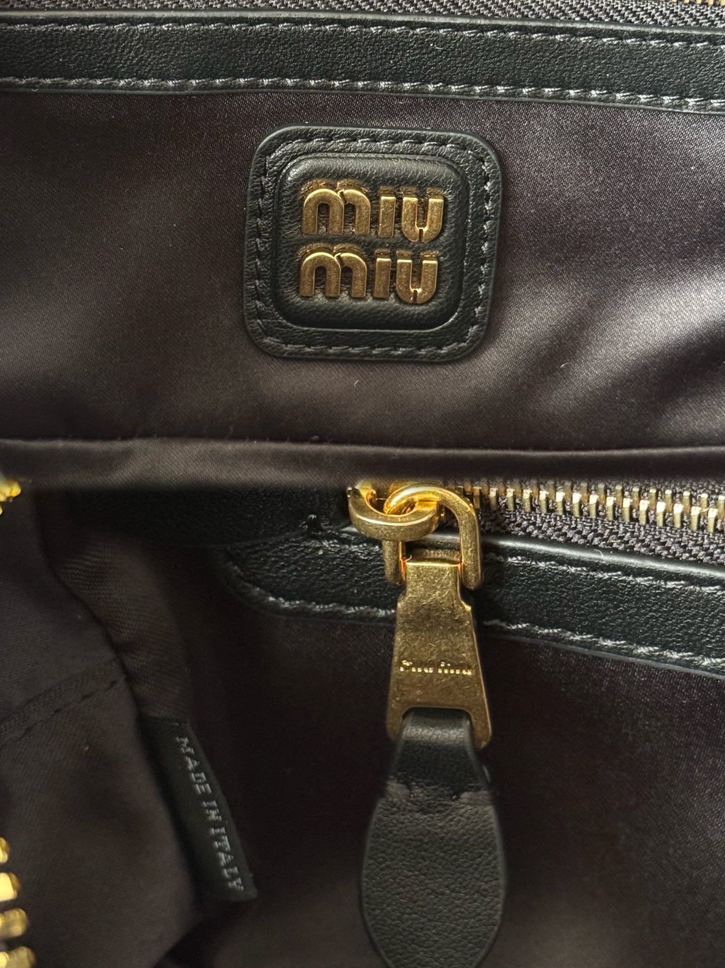 Miu Miu ミニボストンバッグ | コンパクト | ブラックレザー - 画像 9