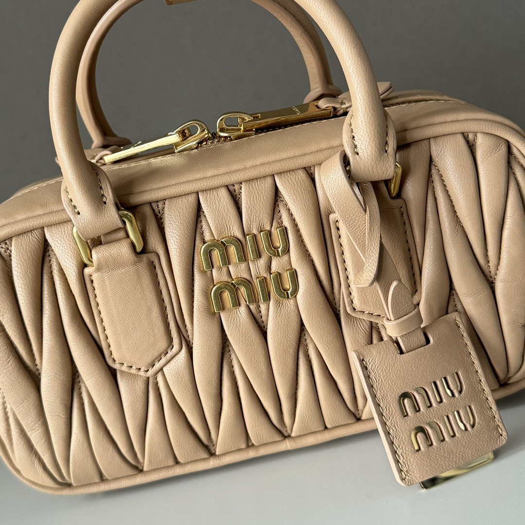 Miu Miu ミュウミュウ レディース バッグ ミニボストン レザー カーキ - 画像 5