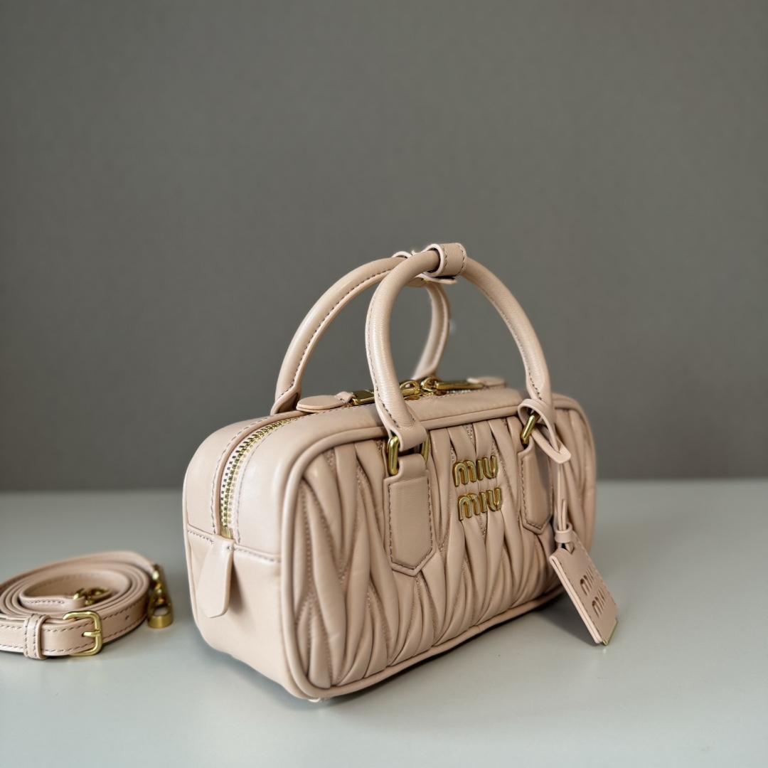 Miu Miu レディース バッグ | ミニ マフラー レザー ピンク - 画像 2