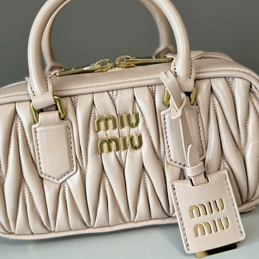 Miu Miu レディース バッグ | ミニ マフラー レザー ピンク - 画像 4