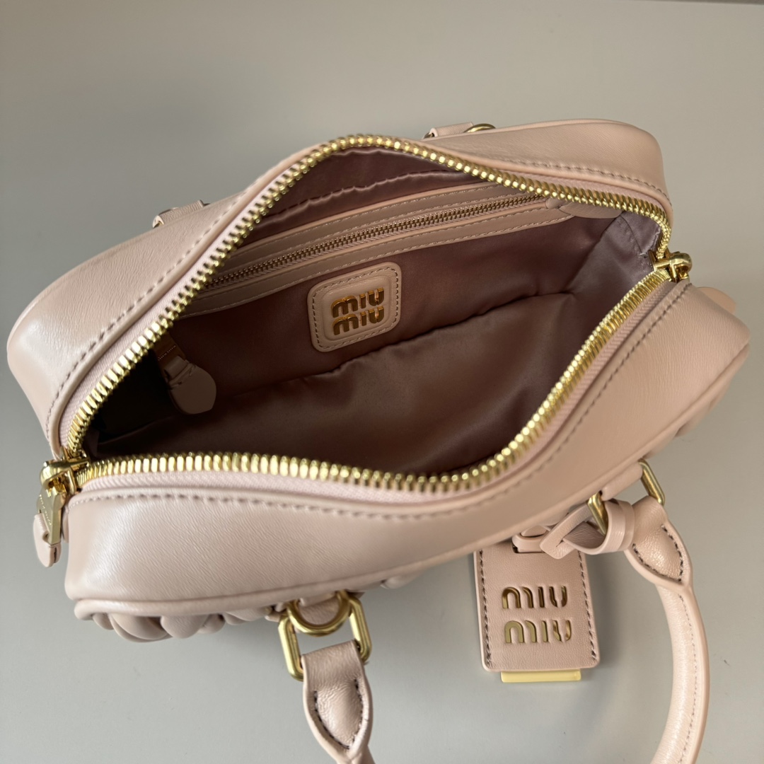 Miu Miu レディース バッグ | ミニ マフラー レザー ピンク - 画像 8