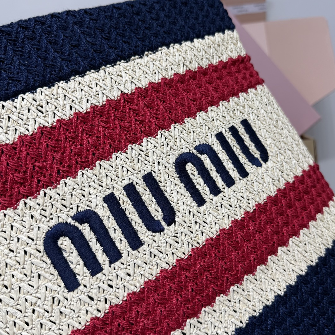 Miu Miu ミュウミュ ラウンドトートバッグ | ラウンドトートバッグ | レッド/ネイビー/ホワイト | コンパクト | レディース | ブランドバッグ - 画像 5